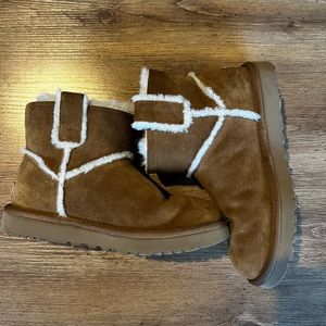 Camel colored Uggs mid length in size 7 women’s